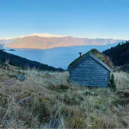 Seaside 3-bedroom * Balestrand