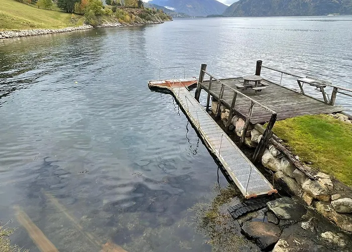 Seaside 3-bedroom Semesterbostad Balestrand